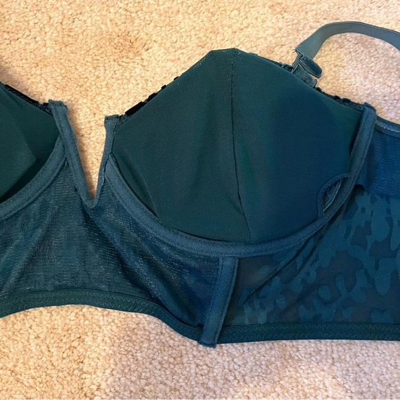 Dynamite Velvet Wired Bralette - Picture 5 of 13